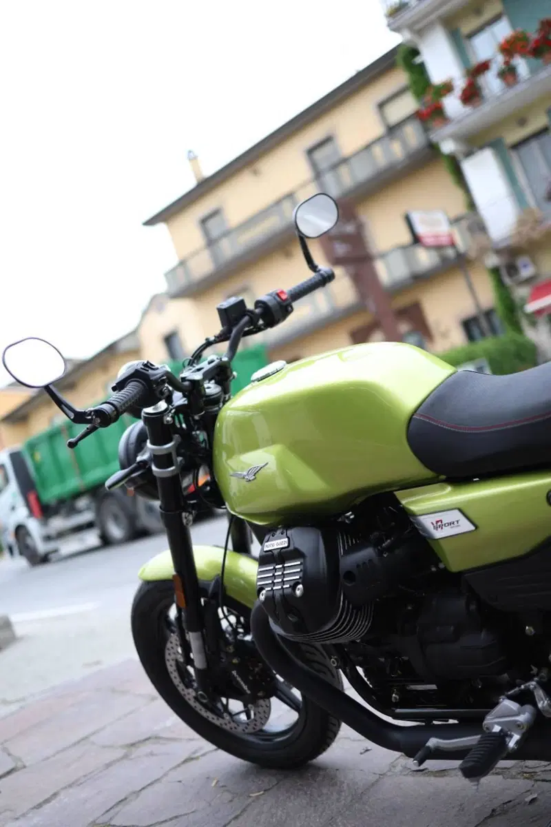 Moto Guzzi V7 Sport (2025 - 26) (2)