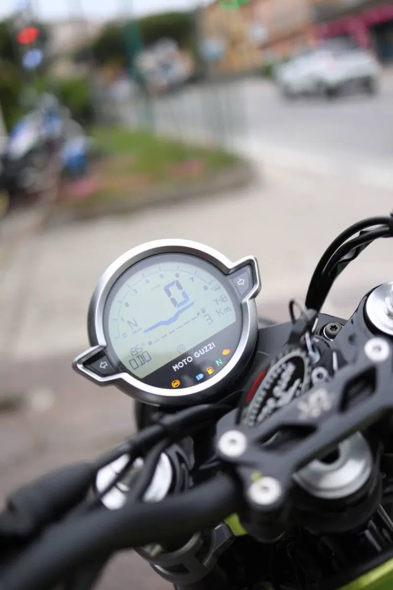 Moto Guzzi V7 Sport (2025 - 26) (5)