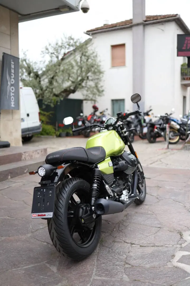 Moto Guzzi V7 Sport (2025 - 26) (14)