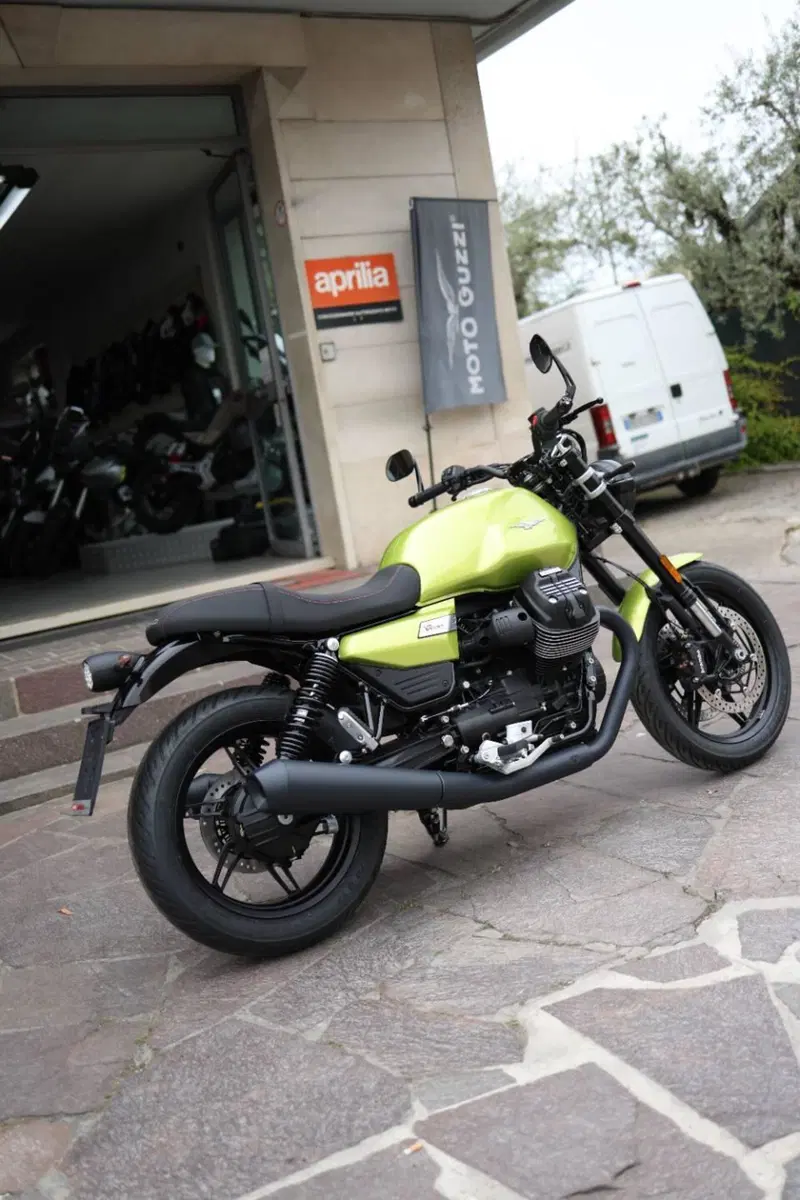 Moto Guzzi V7 Sport (2025 - 26) (15)
