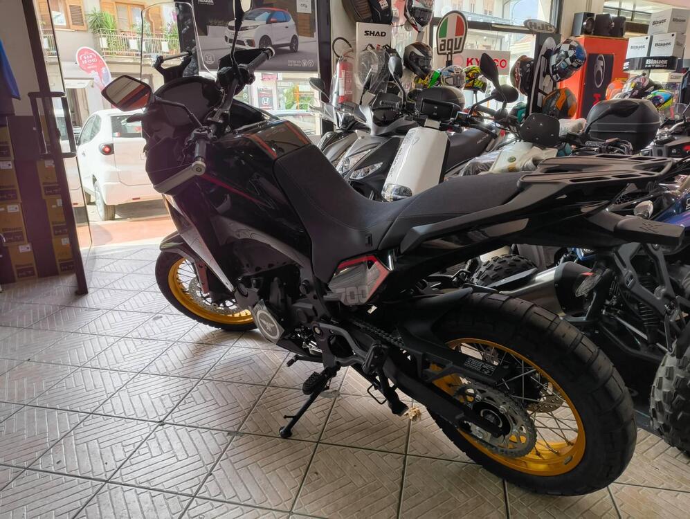 Moto Morini X-Cape 700 Gold Edition (2025) (5)