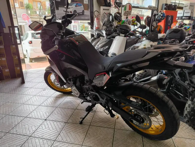 Moto Morini X-Cape 700 Gold Edition (2025 - 26) (5)