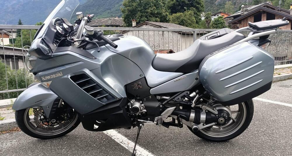 Kawasaki GTR 1400 (2007 - 09) (2)