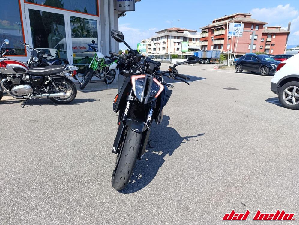 KTM 1290 Super Duke R (2020) (2)