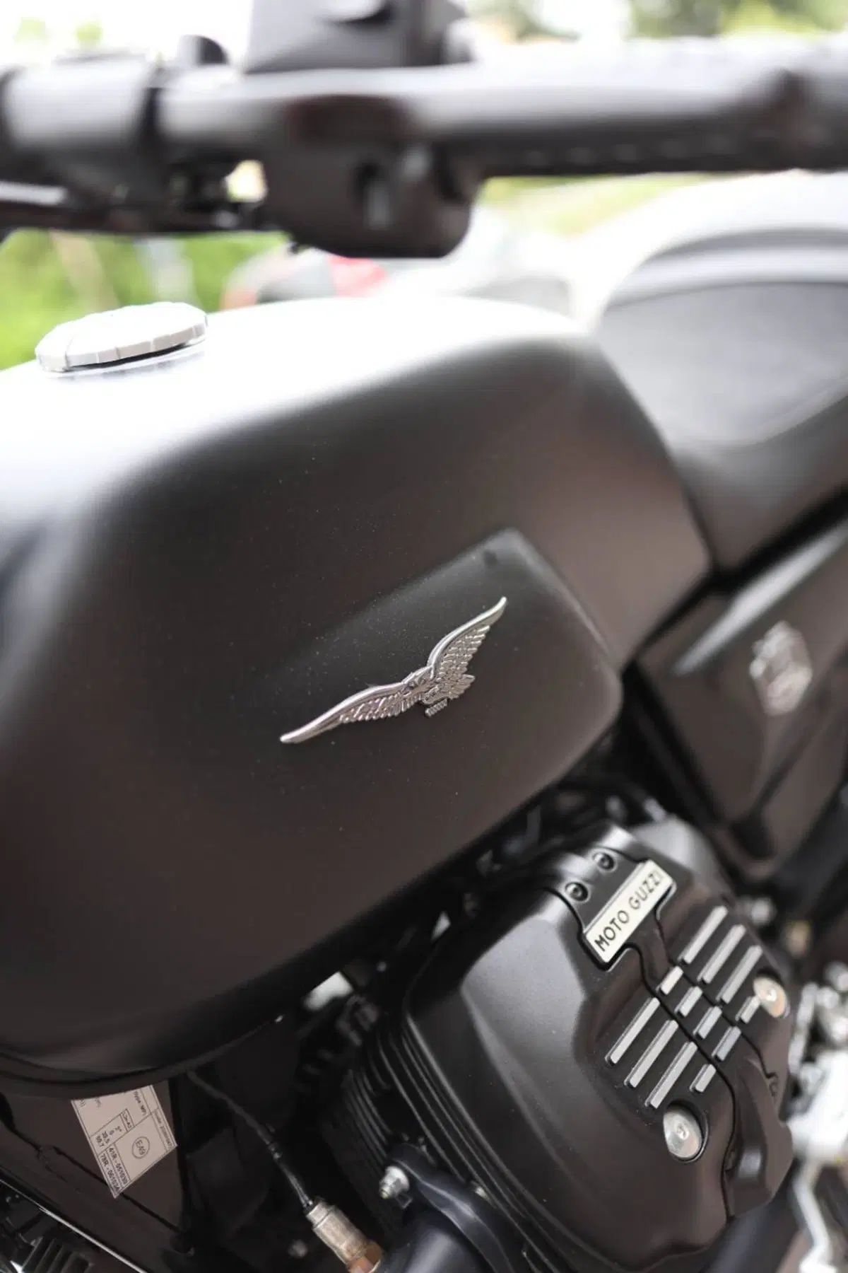 Moto Guzzi V7 Stone (2025 - 26) (5)