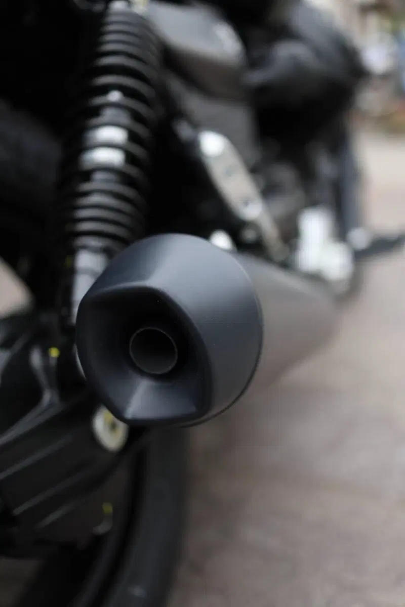 Moto Guzzi V7 Stone (2025 - 26) (9)