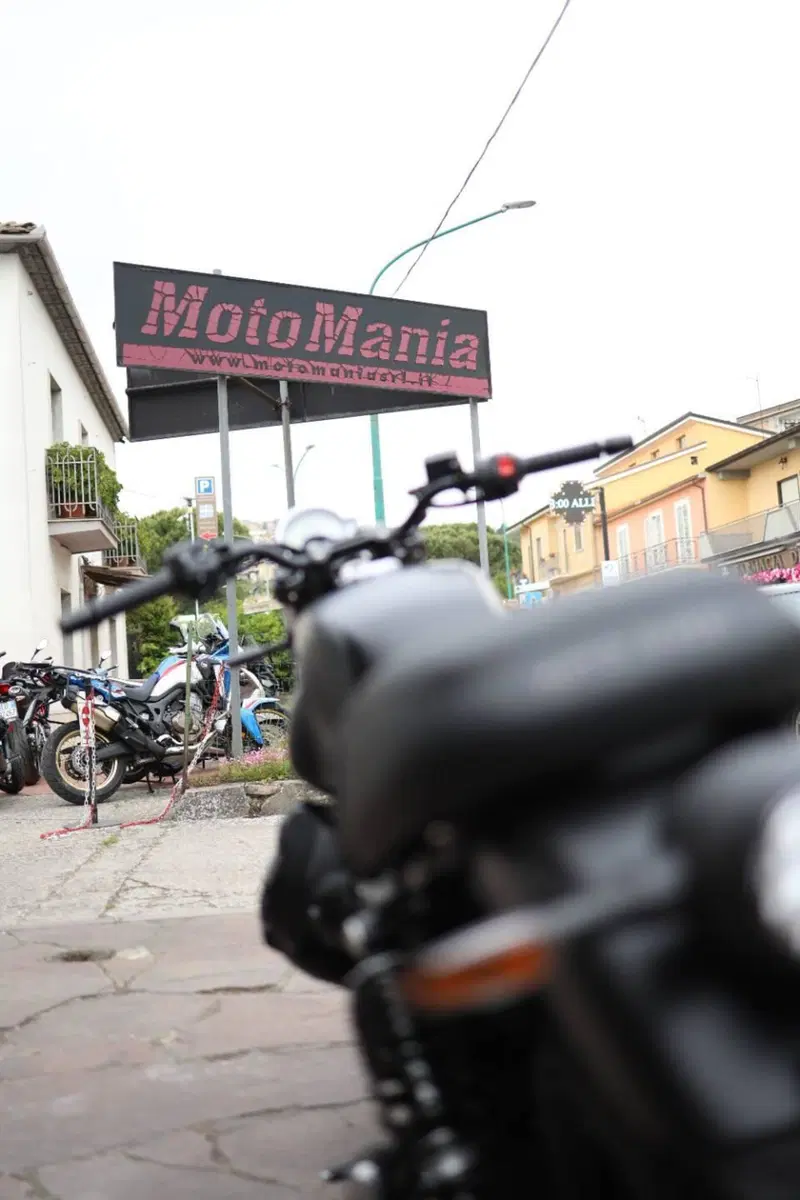 Moto Guzzi V7 Stone (2025 - 26) (11)