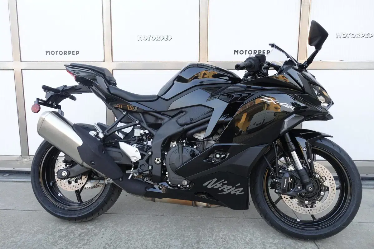 Kawasaki Ninja ZX-4R (2024 - 26) (2)