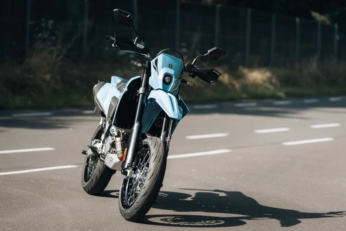 Suzuki DR-Z4 SM TEST: come va, Pro e Contro [VIDEO E GALLERY] (29)