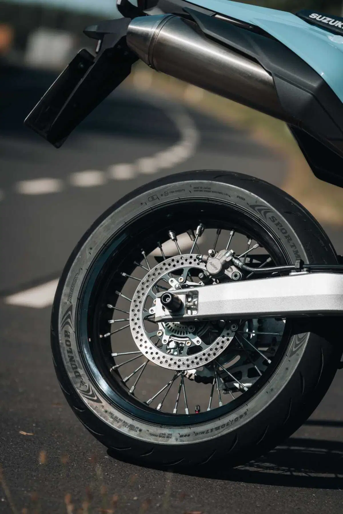 Suzuki DR-Z4 SM TEST: come va, Pro e Contro [VIDEO E GALLERY] (9)