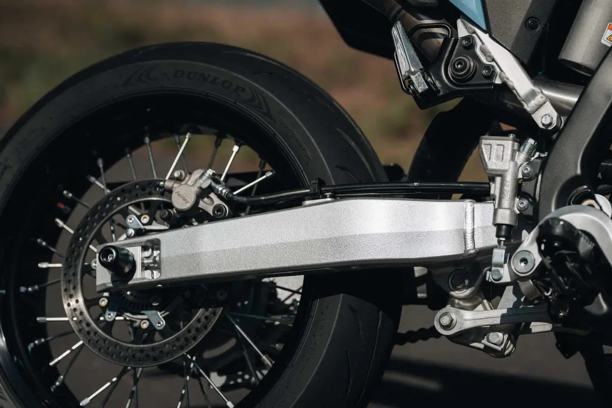 Suzuki DR-Z4 SM TEST: come va, Pro e Contro [VIDEO E GALLERY] (21)