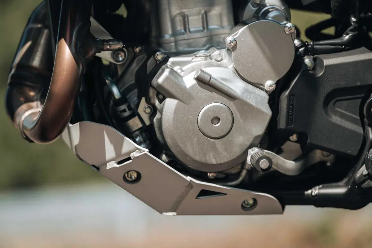 Suzuki DR-Z4 SM TEST: come va, Pro e Contro [VIDEO E GALLERY] (41)