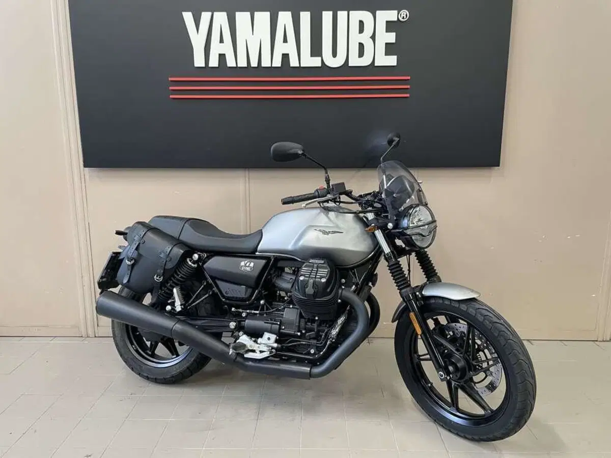 Moto Guzzi V7 Stone (2021 - 24)