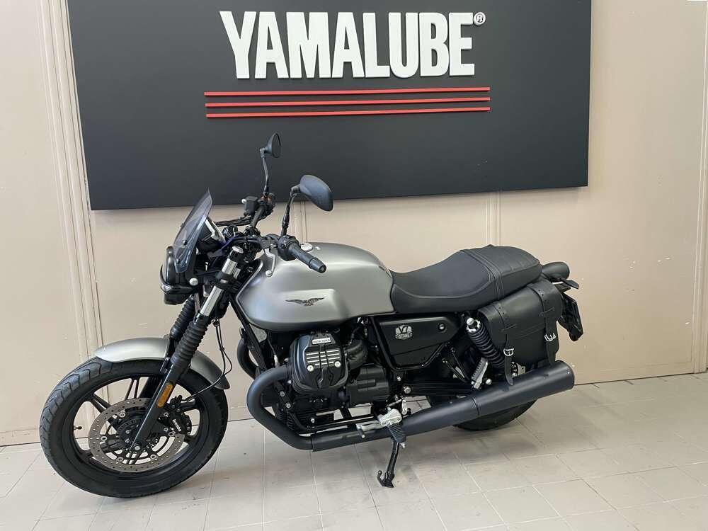 Moto Guzzi V7 Stone (2021 - 24) (3)