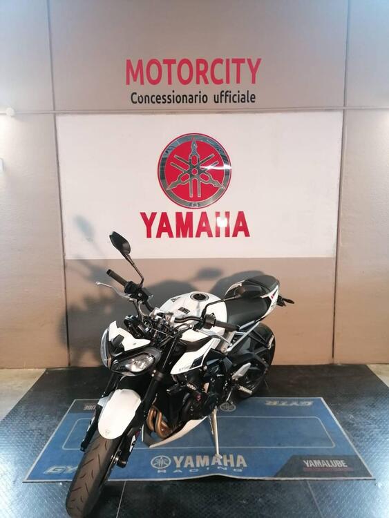 Triumph Street Triple 765 R (2023 - 25) (3)