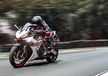 ZT703-RR: la prima tre cilindri sportiva di Zontes arriva nei concessionari