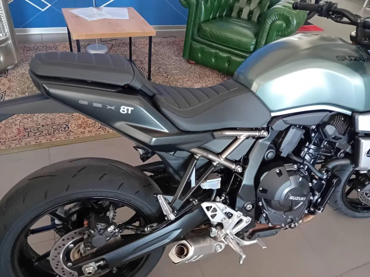 Suzuki GSX-8T (2025 - 26) (9)