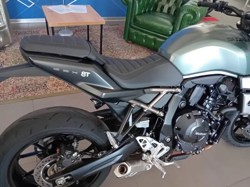 Suzuki GSX-8T (2025 - 26) (9)