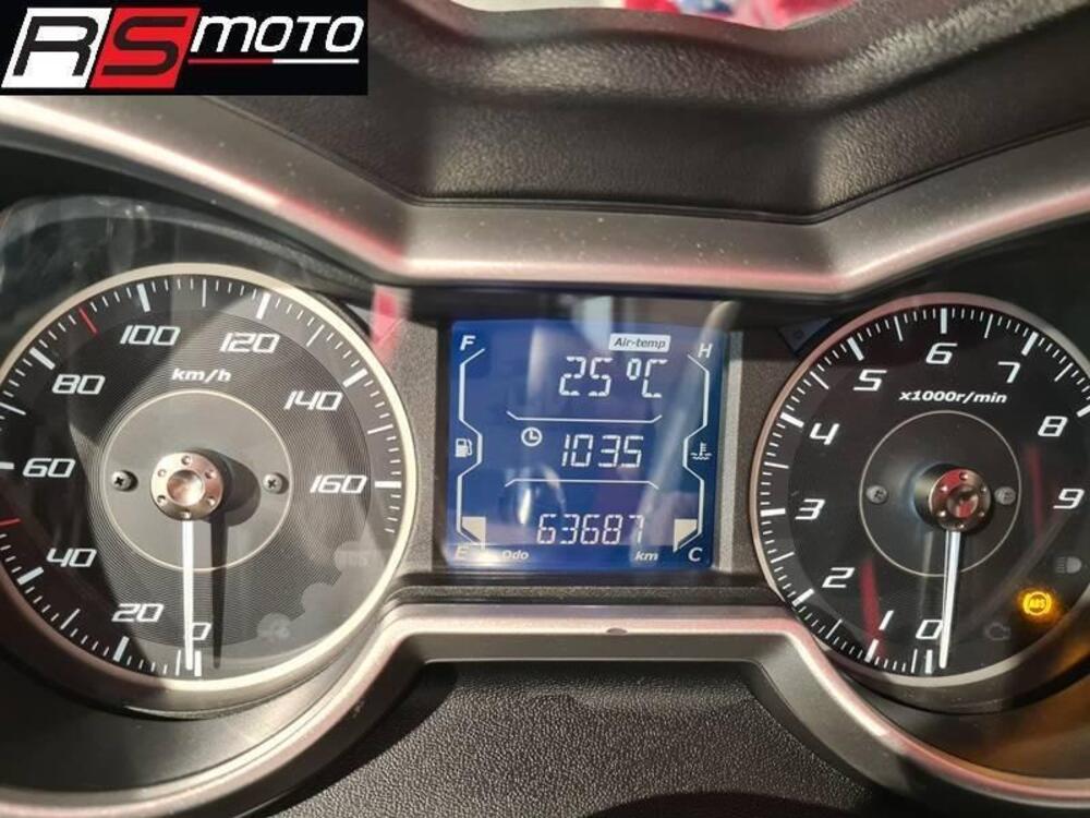 Yamaha X-Max 300 ABS (2017 - 20) (4)