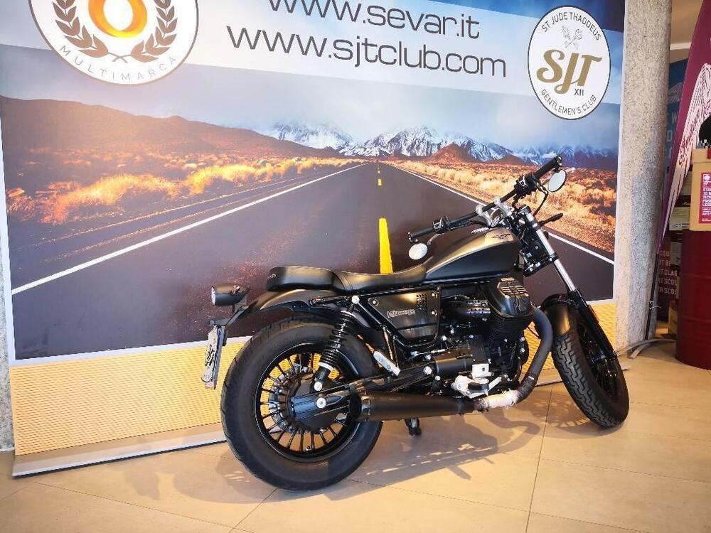 Moto Guzzi V9 Bobber (2021 - 25) (5)