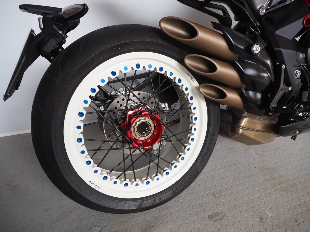 MV Agusta Dragster 800 RR America (2019) (4)