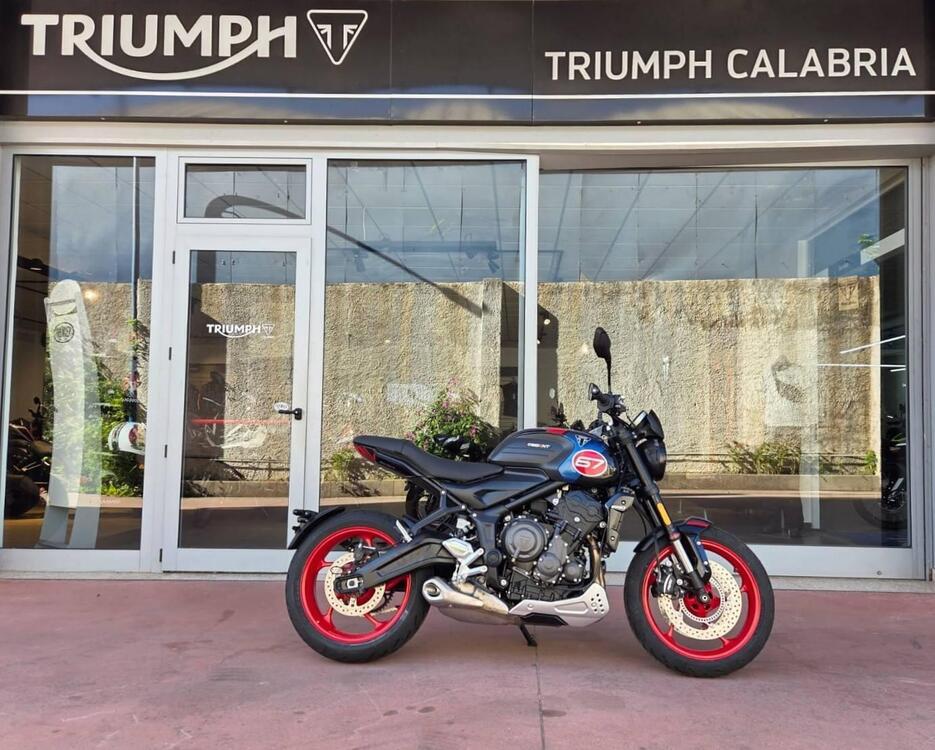 Triumph Trident 660 Triple Tribute Edition (2025) (3)