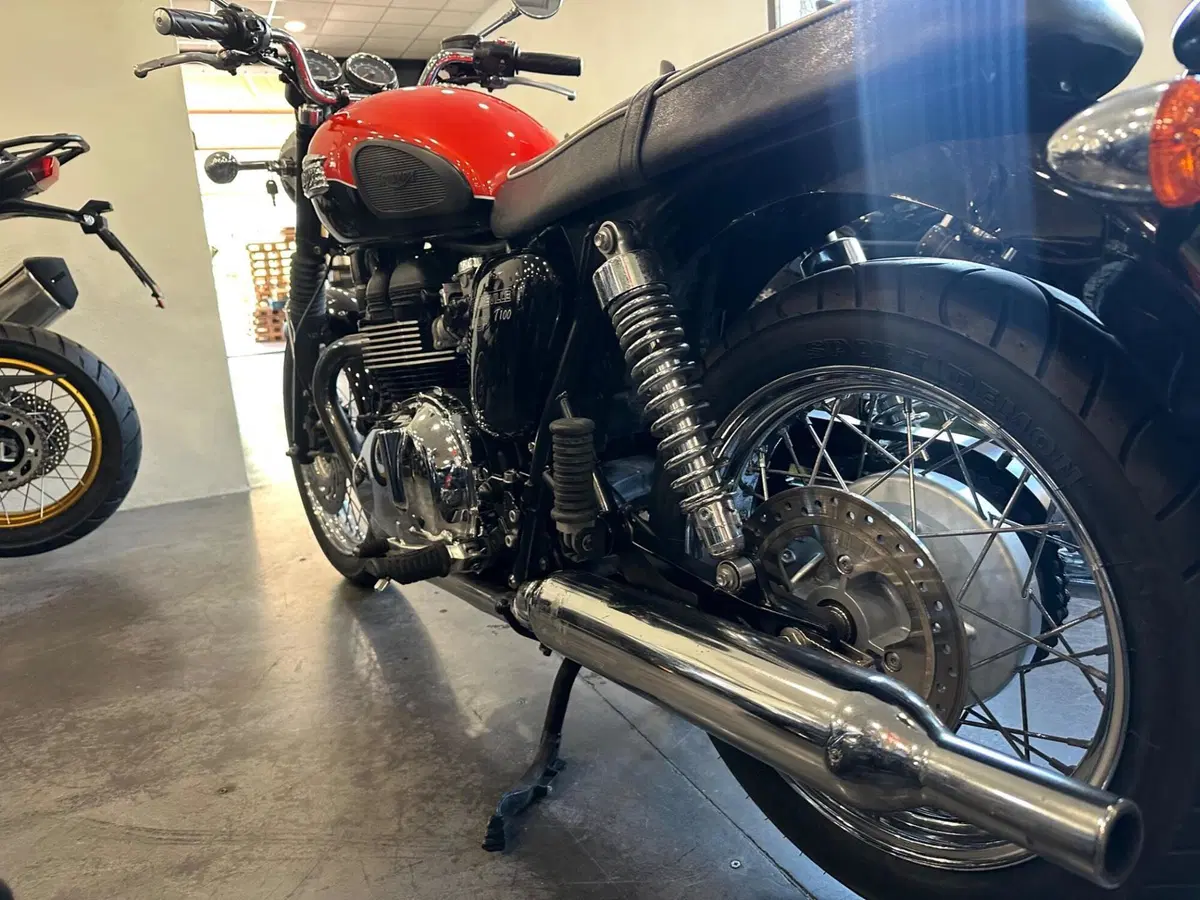 Triumph Bonneville T100 (2008 - 16) (11)