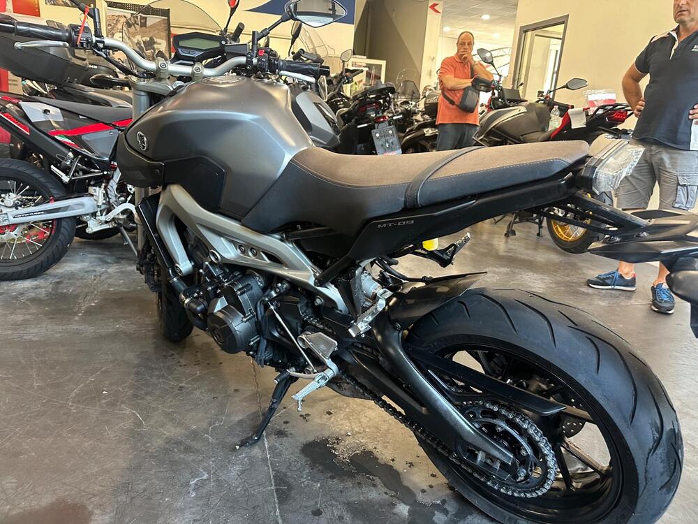 Yamaha MT-09 (2013 - 15) (4)