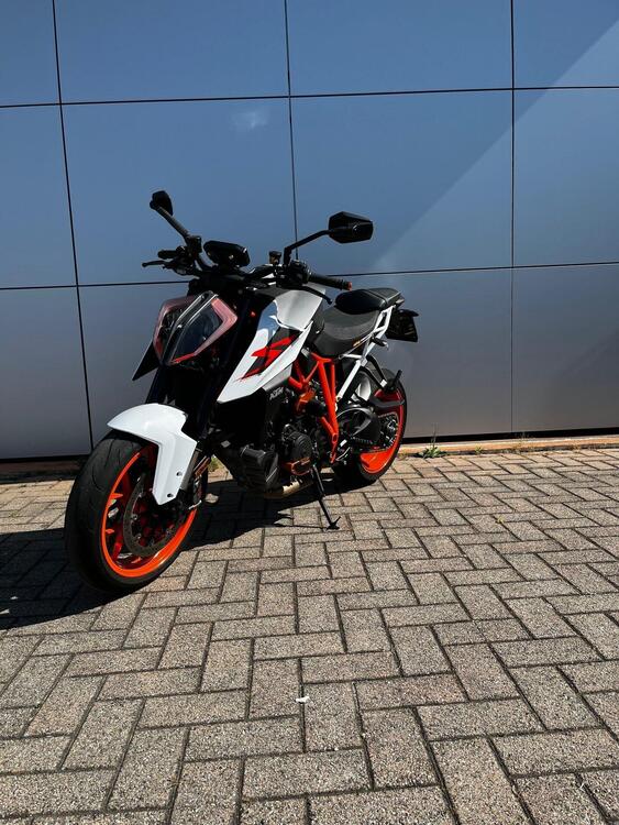 KTM 1290 Super Duke R (2019) (3)