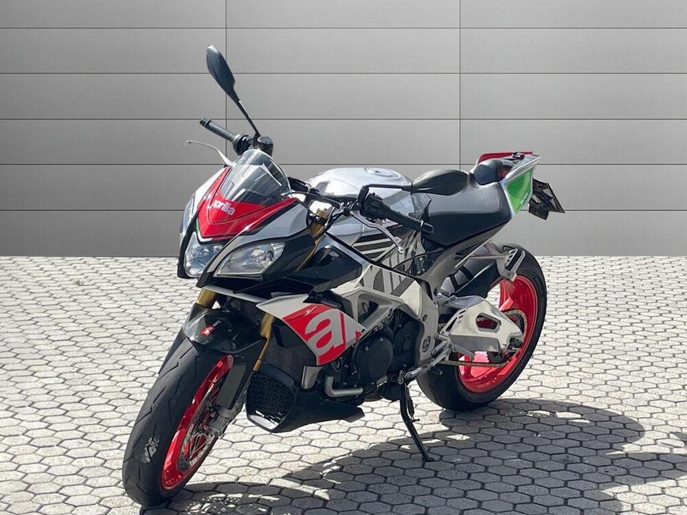Aprilia Tuono V4 Factory (2017 - 18) (2)