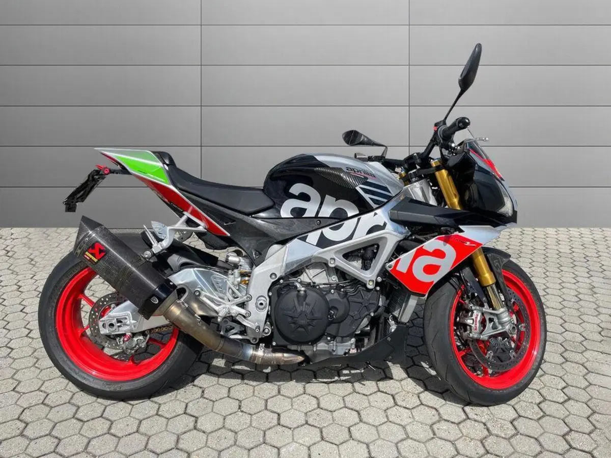 Aprilia Tuono V4 Factory (2017 - 18) (9)