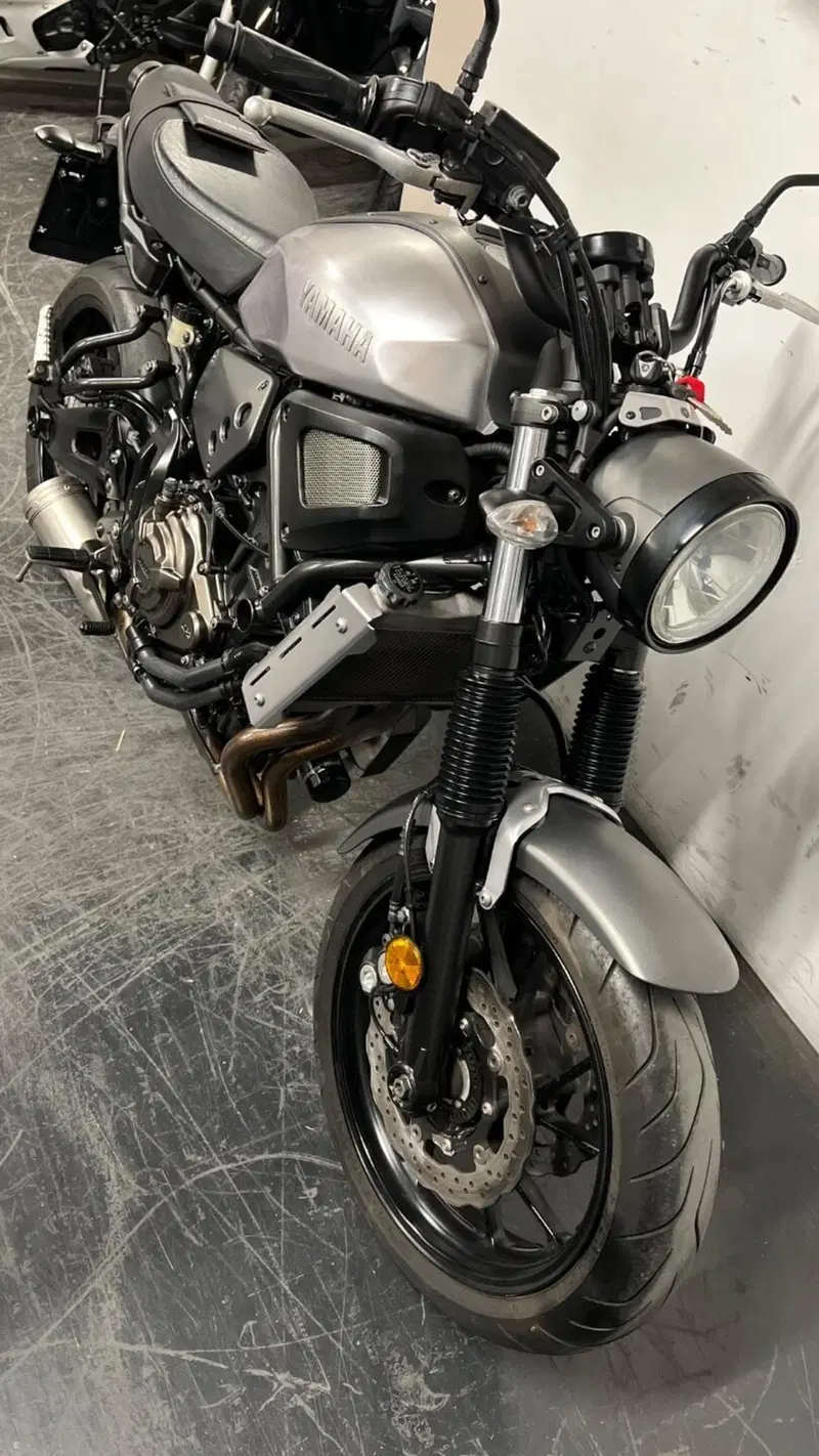 Yamaha XSR 700 ABS (2016 - 20) (11)