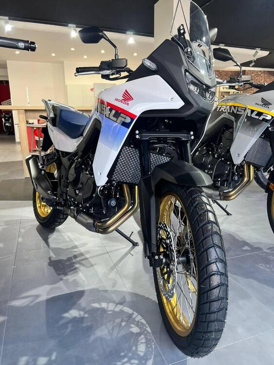 Honda Transalp XL750 (2025) (4)