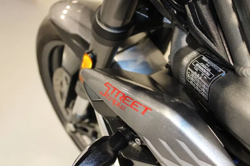 Triumph Street Triple RS (2020 - 22) (7)