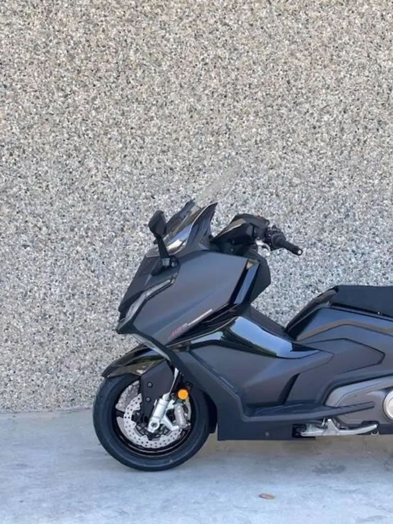 Kymco AK 575 Premium (2025 - 26) (3)