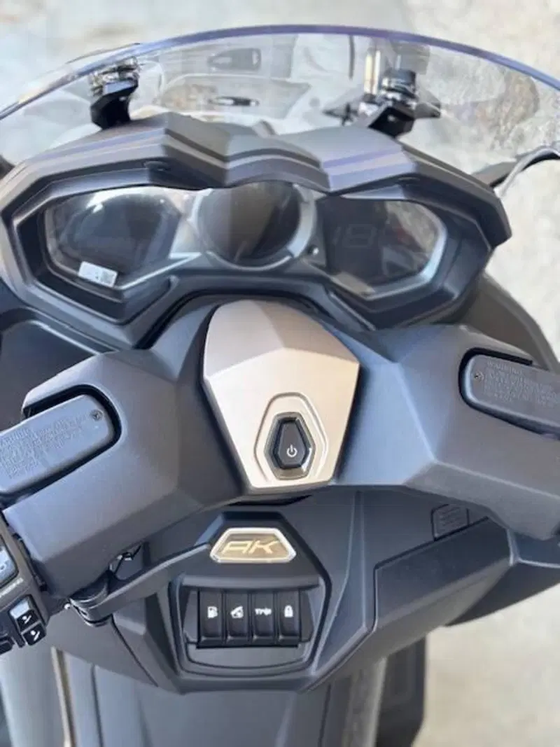 Kymco AK 575 Premium (2025 - 26) (7)