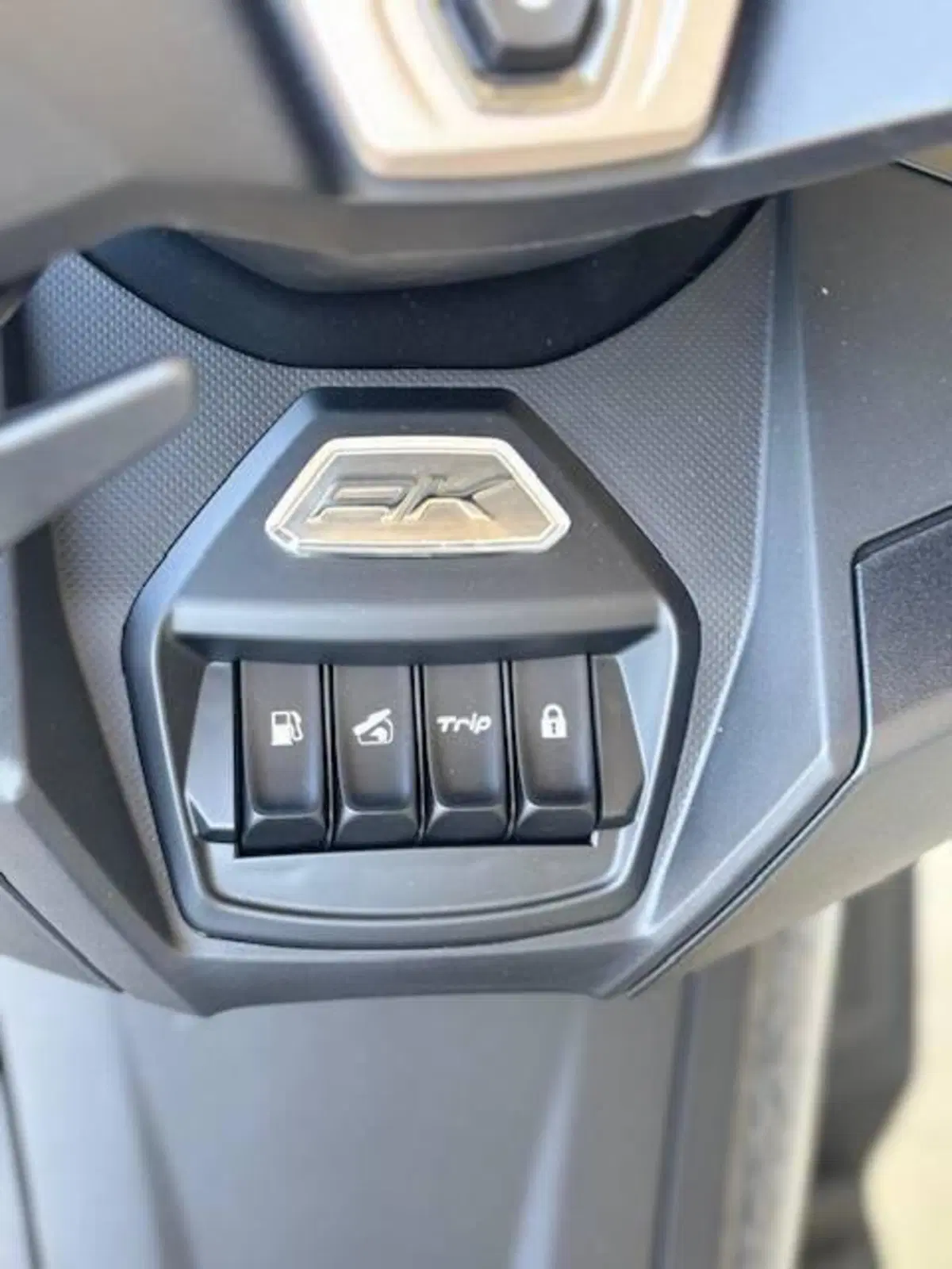 Kymco AK 575 Premium (2025 - 26) (8)