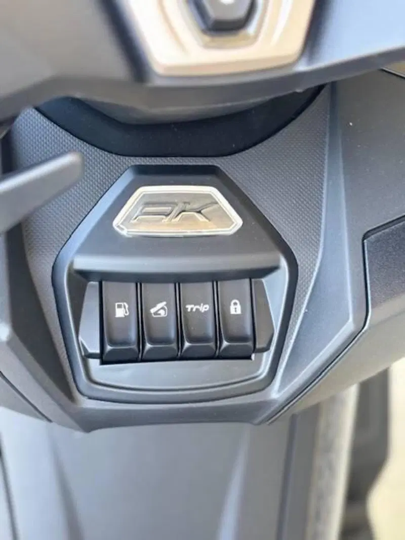 Kymco AK 575 Premium (2025 - 26) (8)