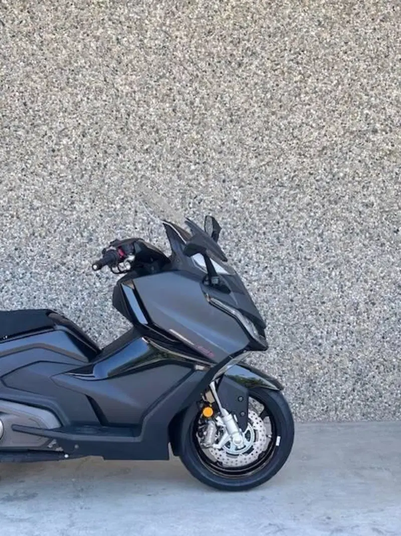 Kymco AK 575 Premium (2025 - 26) (9)