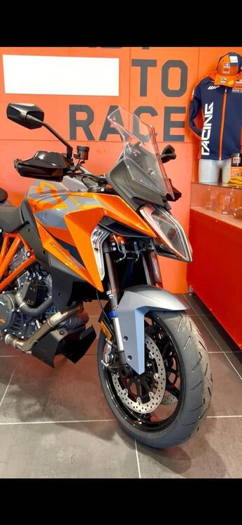 KTM 1290 Super Duke GT (2022 - 25) (2)