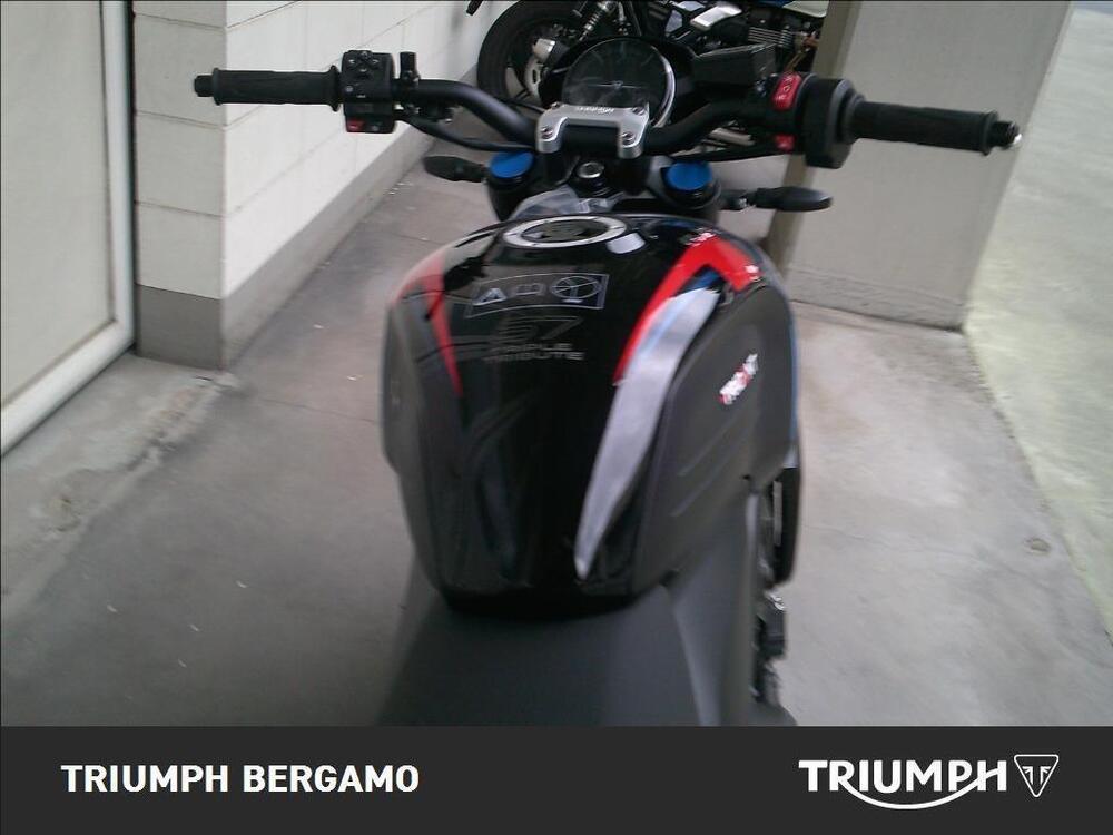 Triumph Trident 660 Triple Tribute Edition (2024) (4)