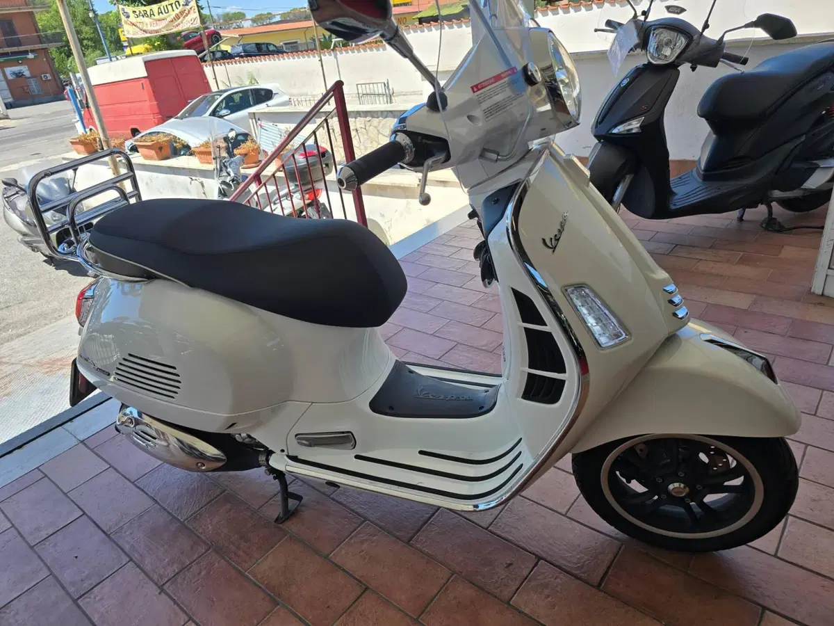 Vespa GTS 300 Super (2023 - 24)
