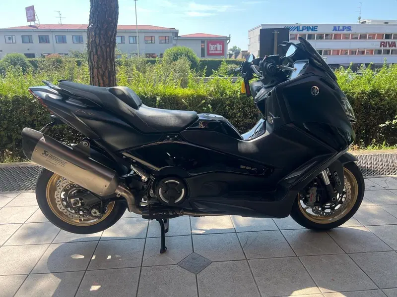 Yamaha T-Max 560 Tech Max (2022 - 24) (2)