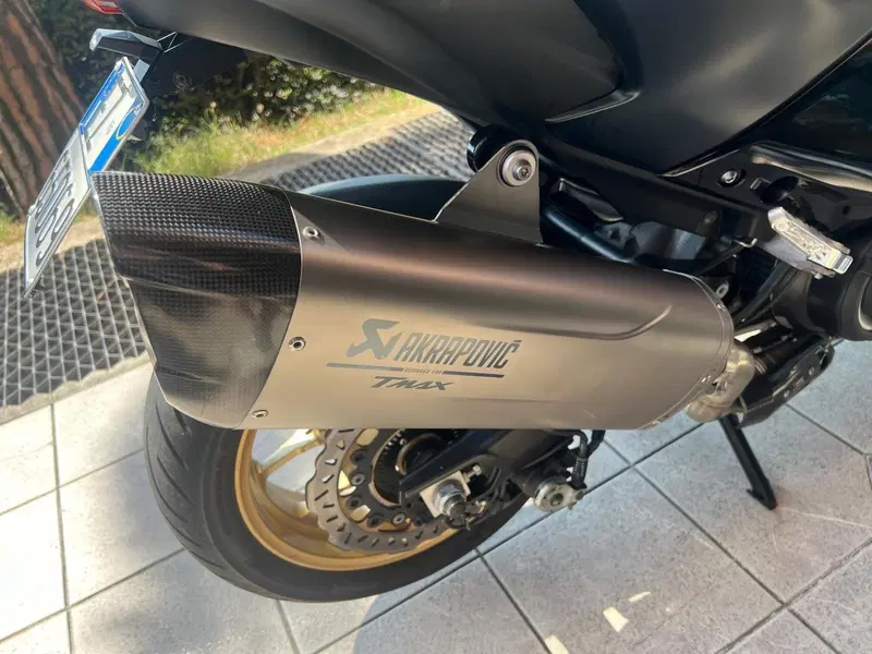 Yamaha T-Max 560 Tech Max (2022 - 24) (10)