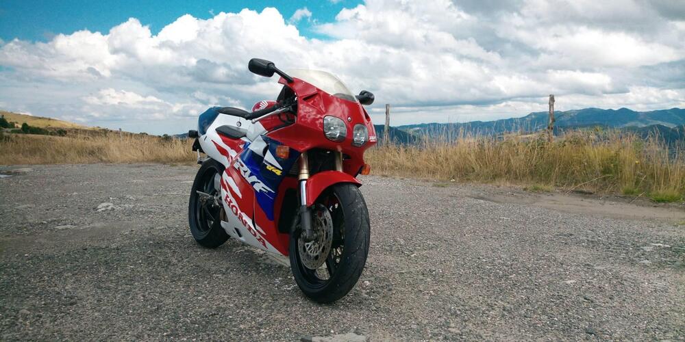 Honda RVF 400R NC35 (3)