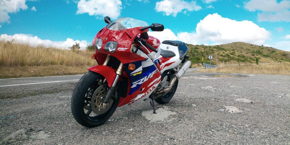 Honda RVF 400R NC35 (4)