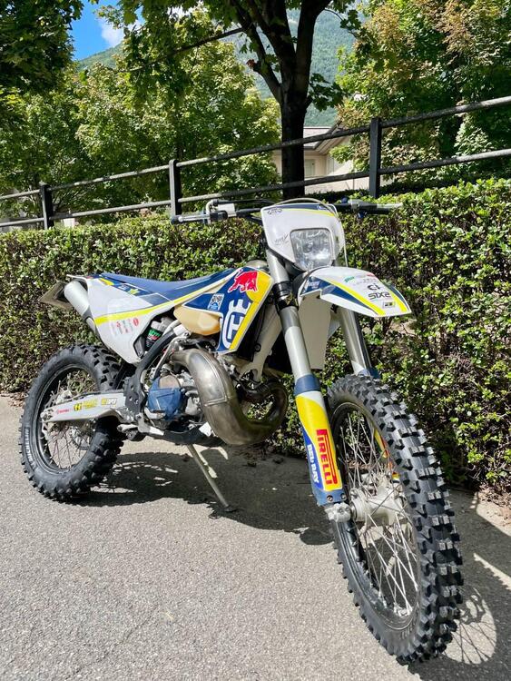 Husqvarna TE 250i (2018) (2)