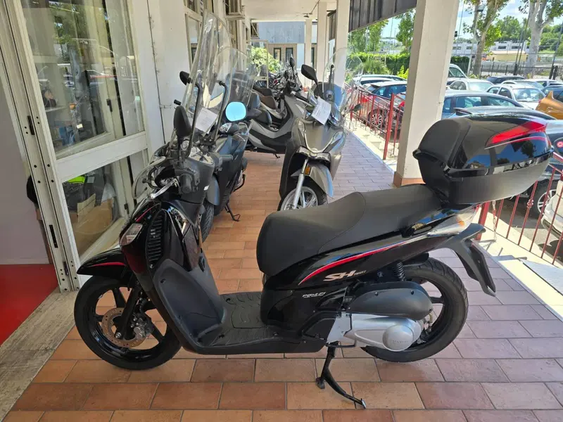 Honda SH 150i (2009 - 12) (4)