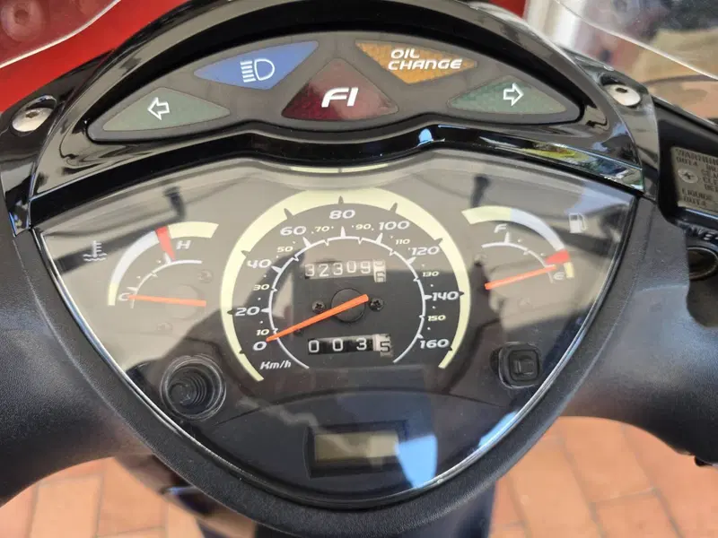 Honda SH 150i (2009 - 12) (11)