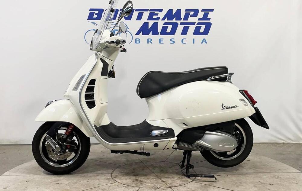 Vespa GTS 300 Super Hpe (2021 - 22) (2)